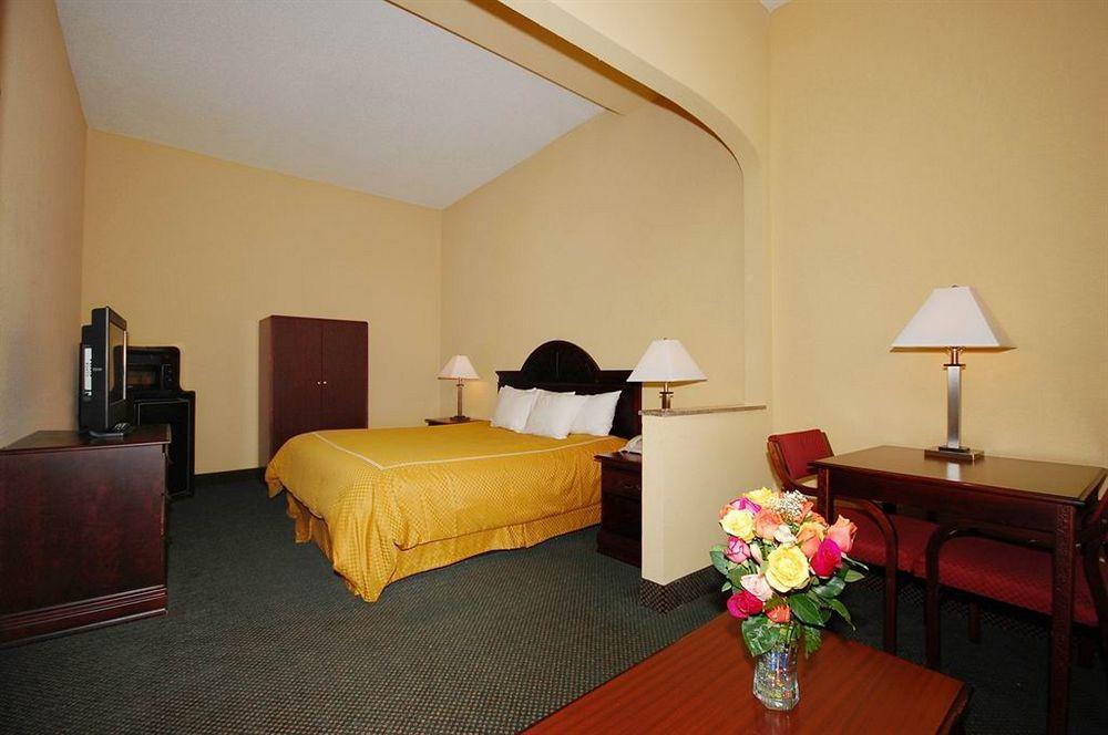 Comfort Suites Columbus State University Area Eksteriør bilde