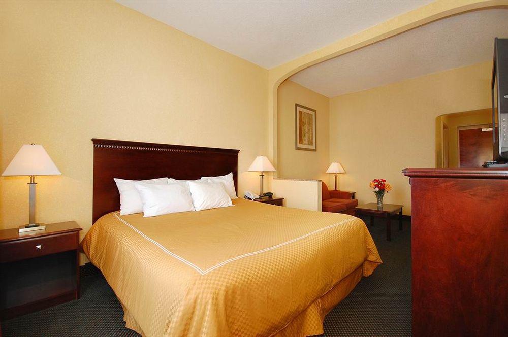 Comfort Suites Columbus State University Area Eksteriør bilde