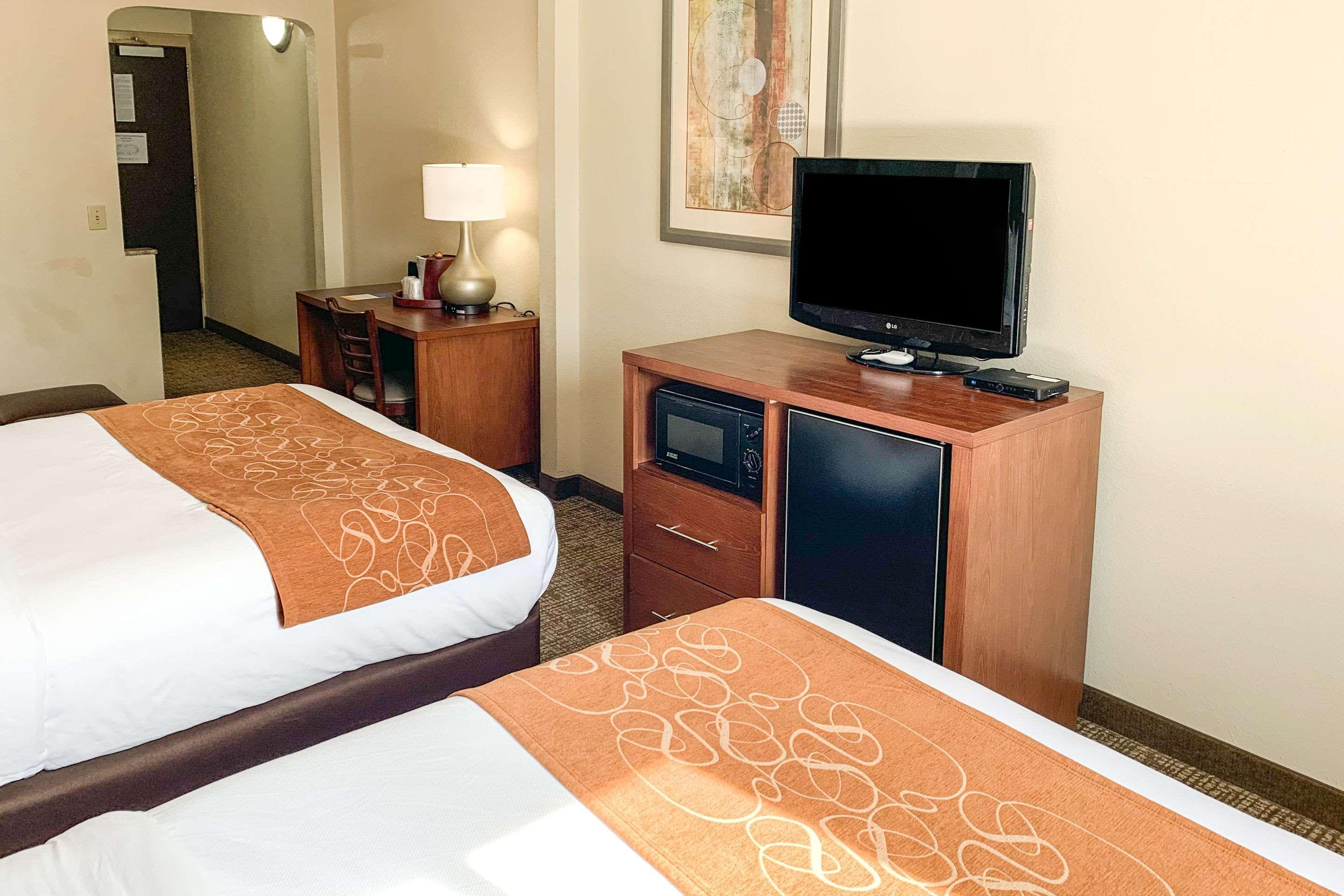 Comfort Suites Columbus State University Area Eksteriør bilde