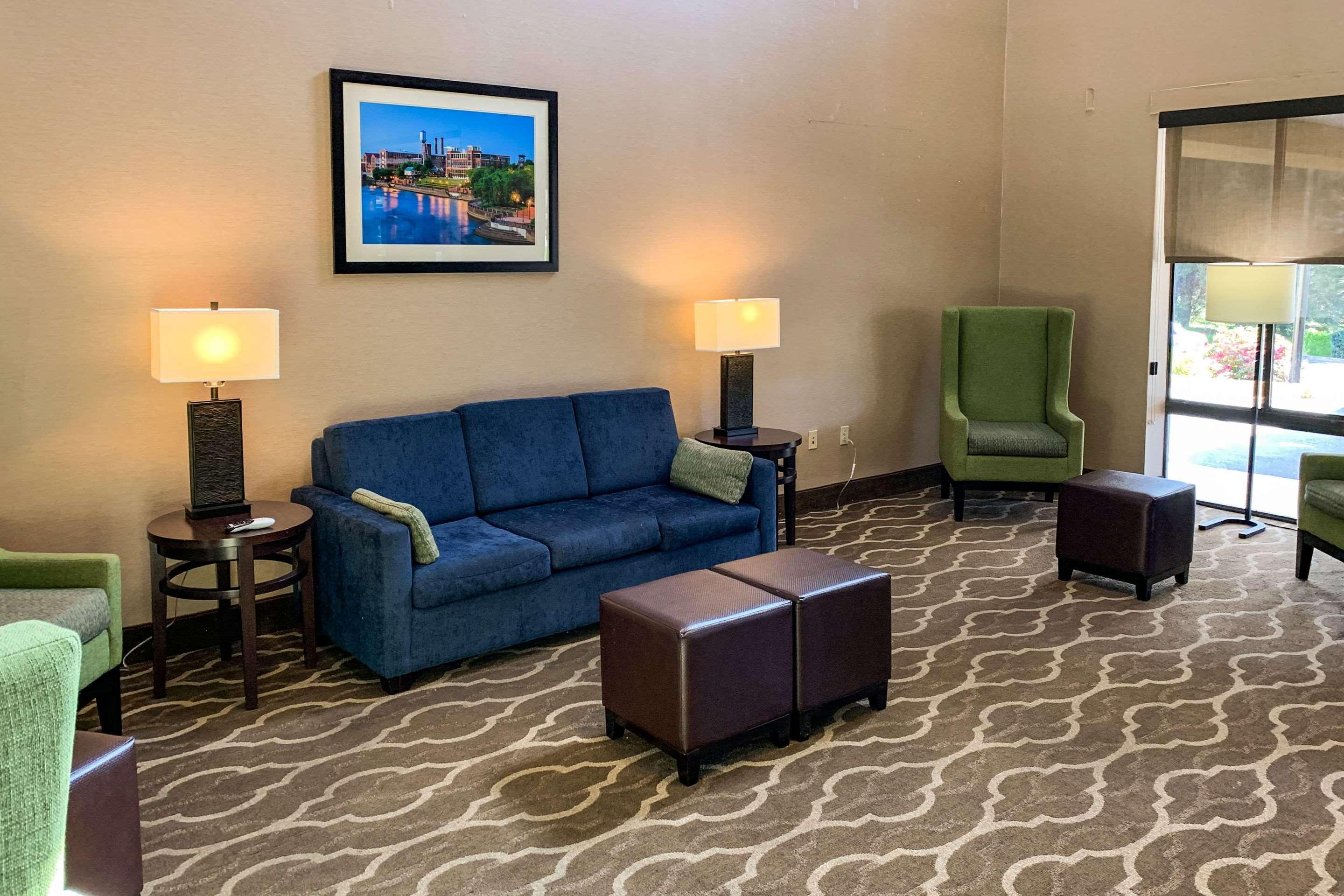 Comfort Suites Columbus State University Area Eksteriør bilde