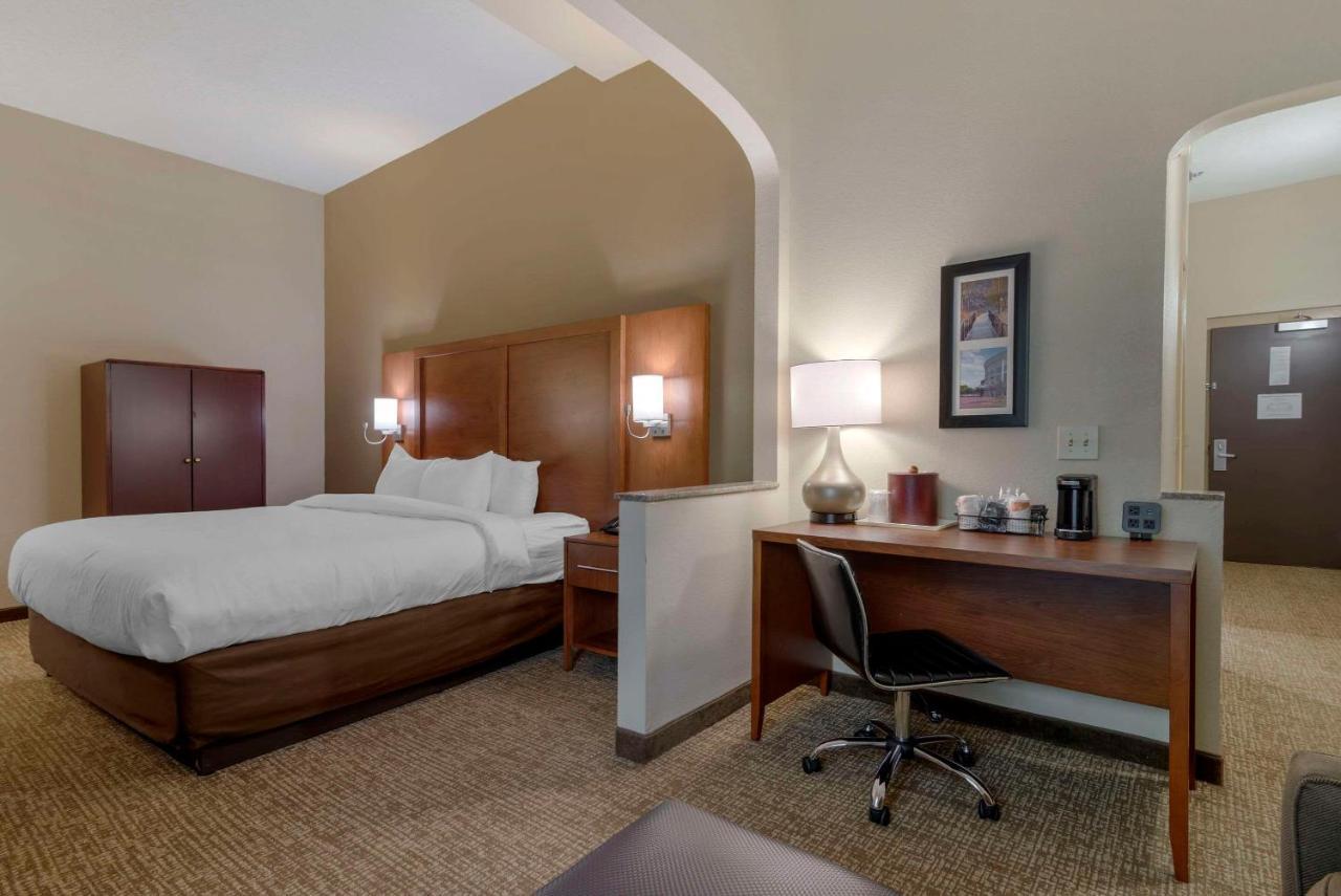 Comfort Suites Columbus State University Area Eksteriør bilde